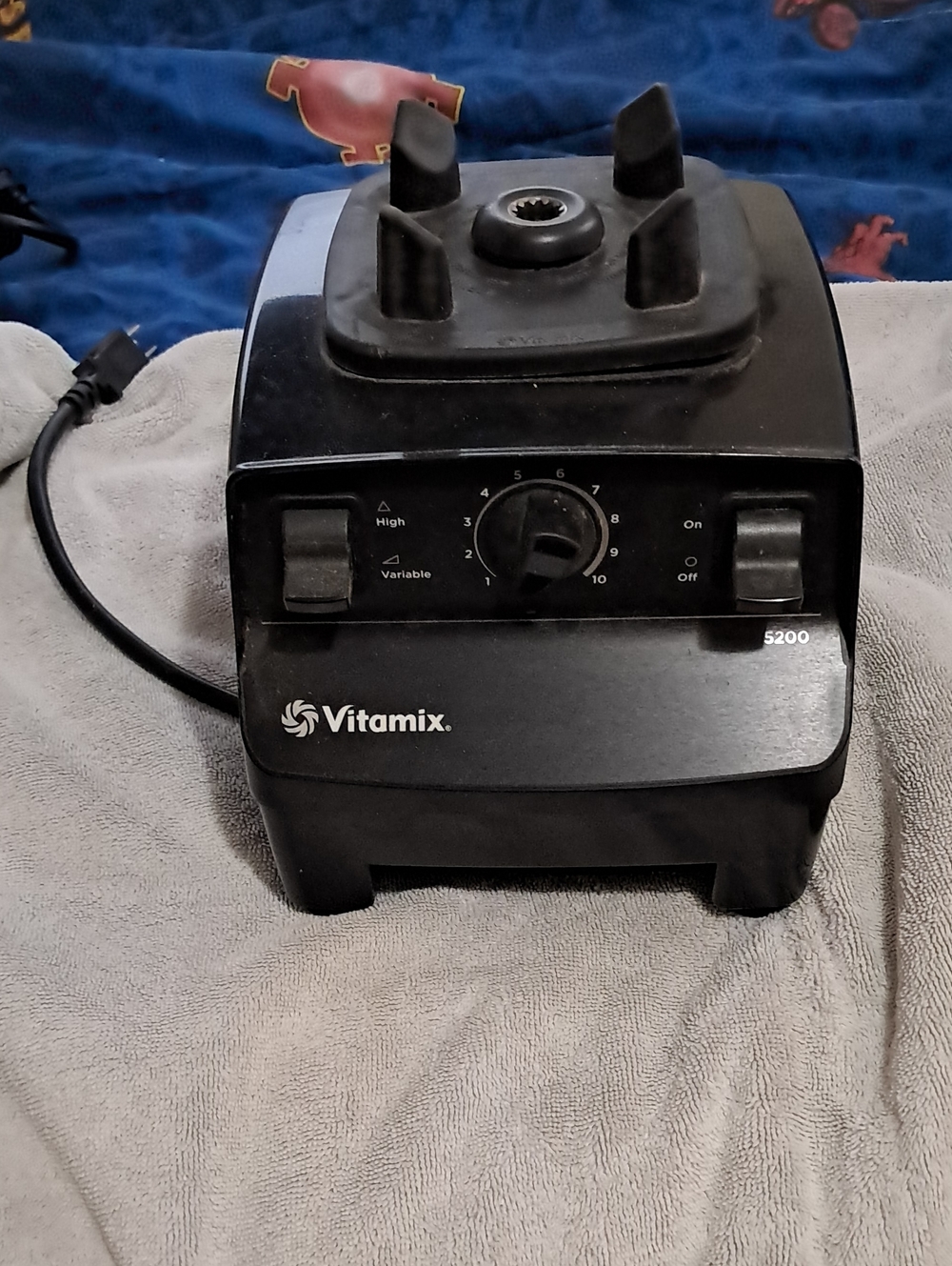 Vitamix 5200 Blender Base in Black It Works